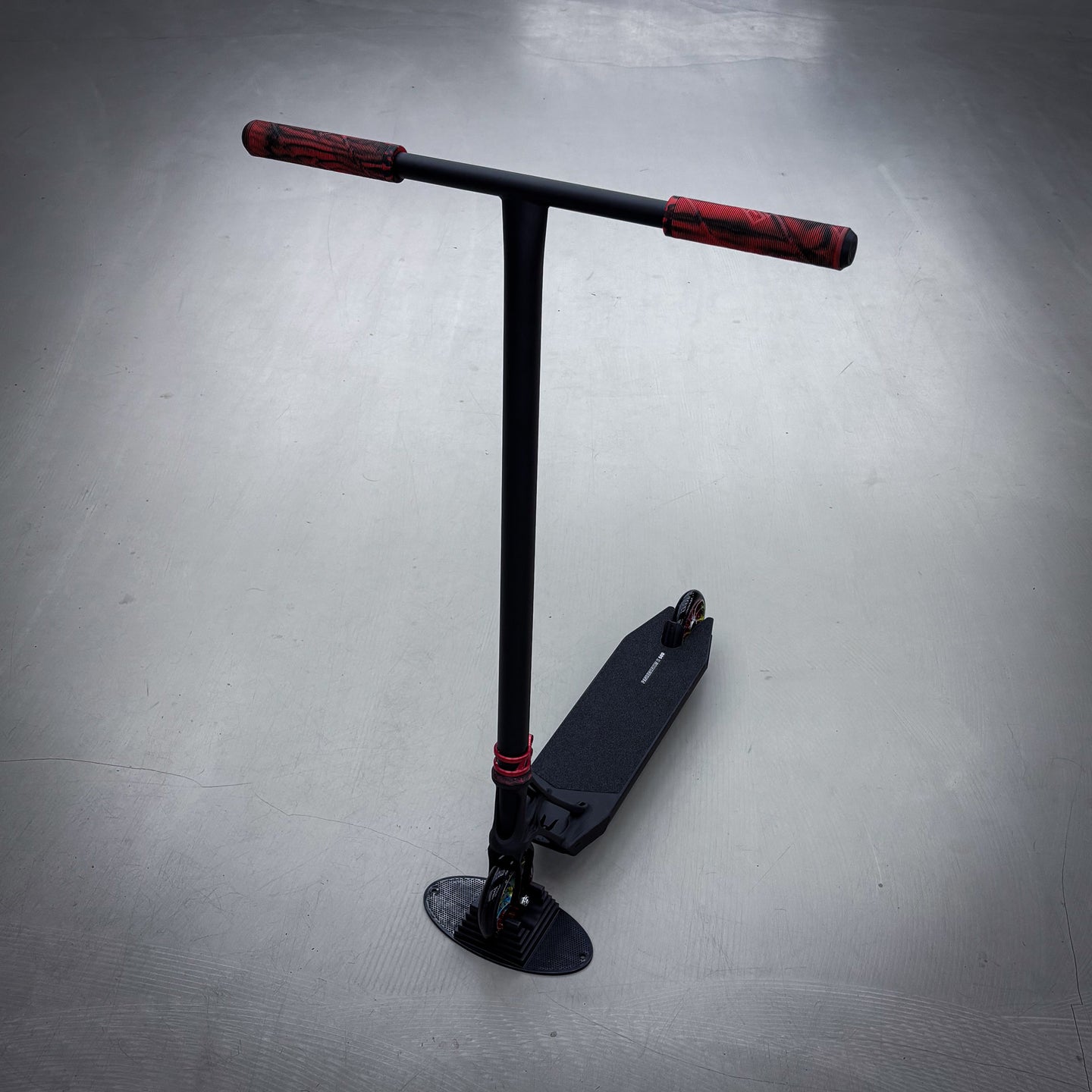 Striker Ethic Black/Red 500 Custom Build - Czarny/Czerwony- ScootWorld