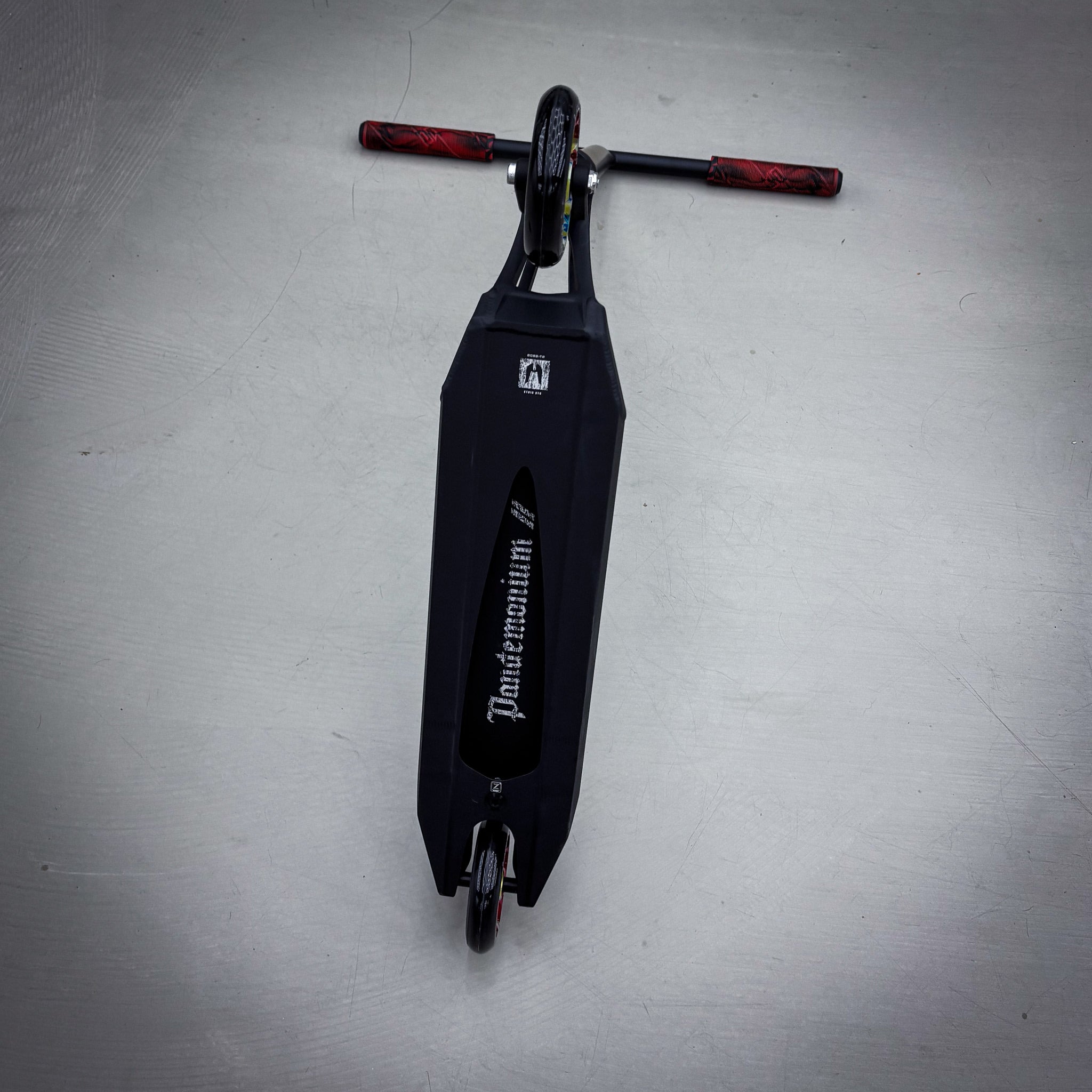 Striker Ethic Black/Red 500 Custom Build - Czarny/Czerwony- ScootWorld