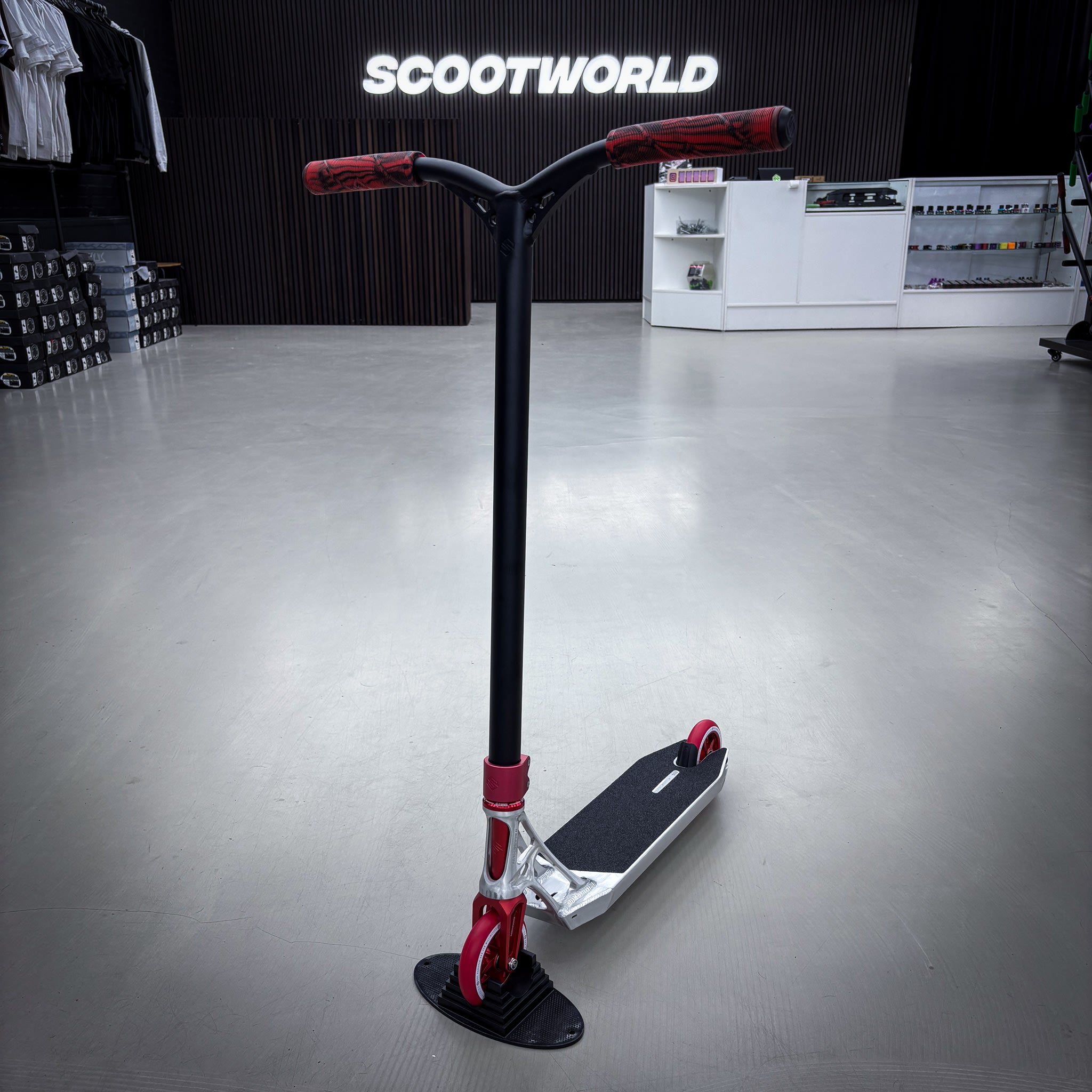 Striker Ethic Silver/Red 500 Custom Build - Czarny/Czerwony- ScootWorld