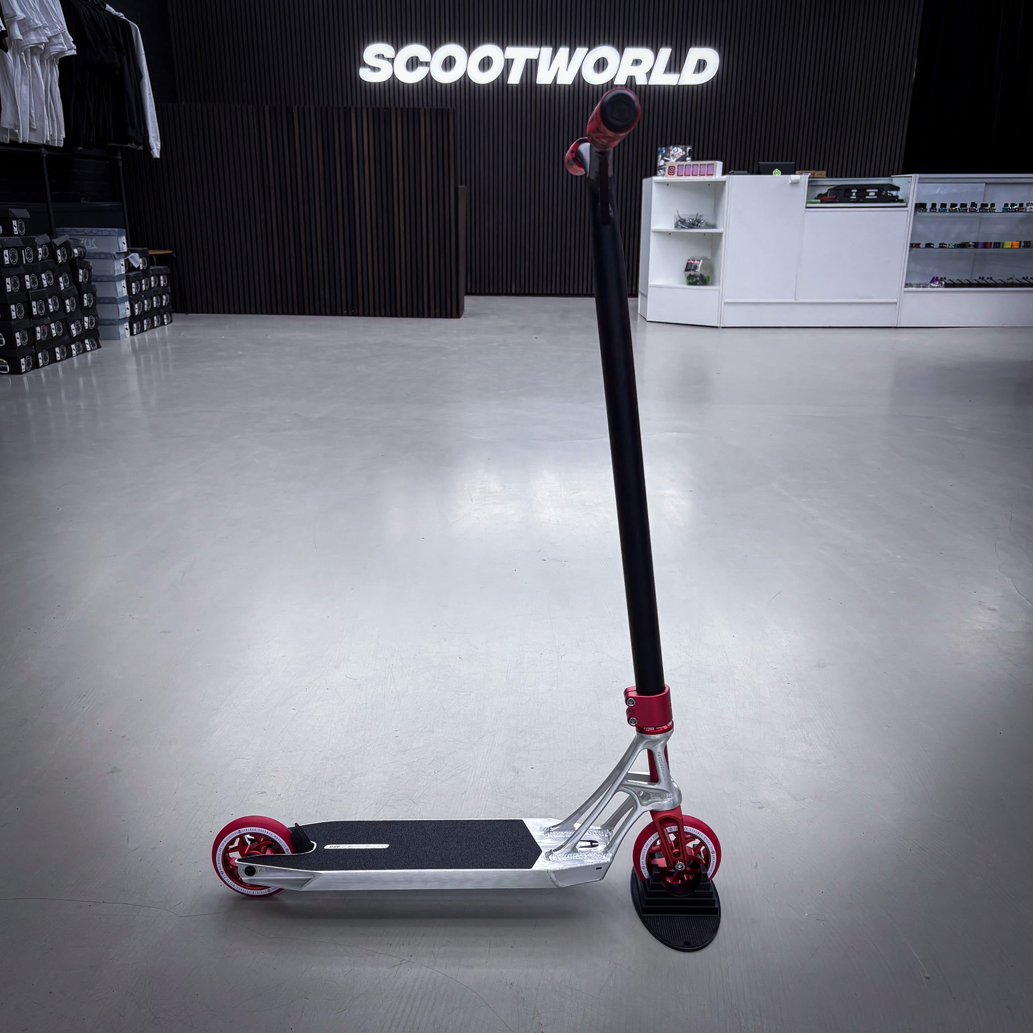 Striker Ethic Silver/Red 460 Custom Build - Czarny/Czerwony- ScootWorld
