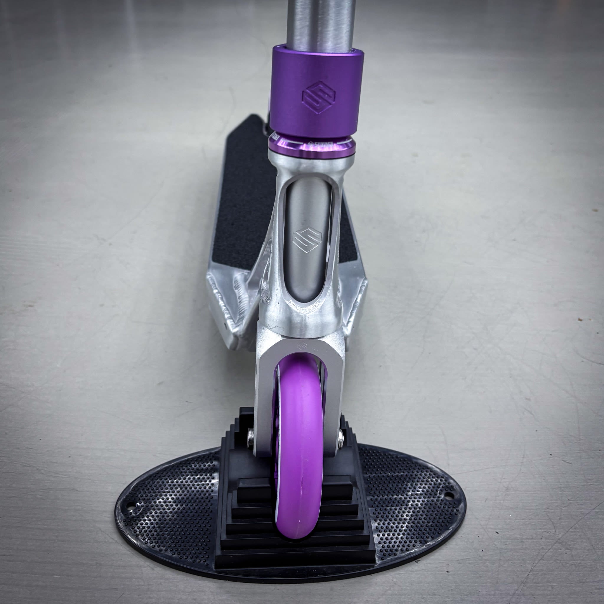 Striker Ethic Silver/Purple 500 Custom Build - Czarny/Fioletowy- ScootWorld