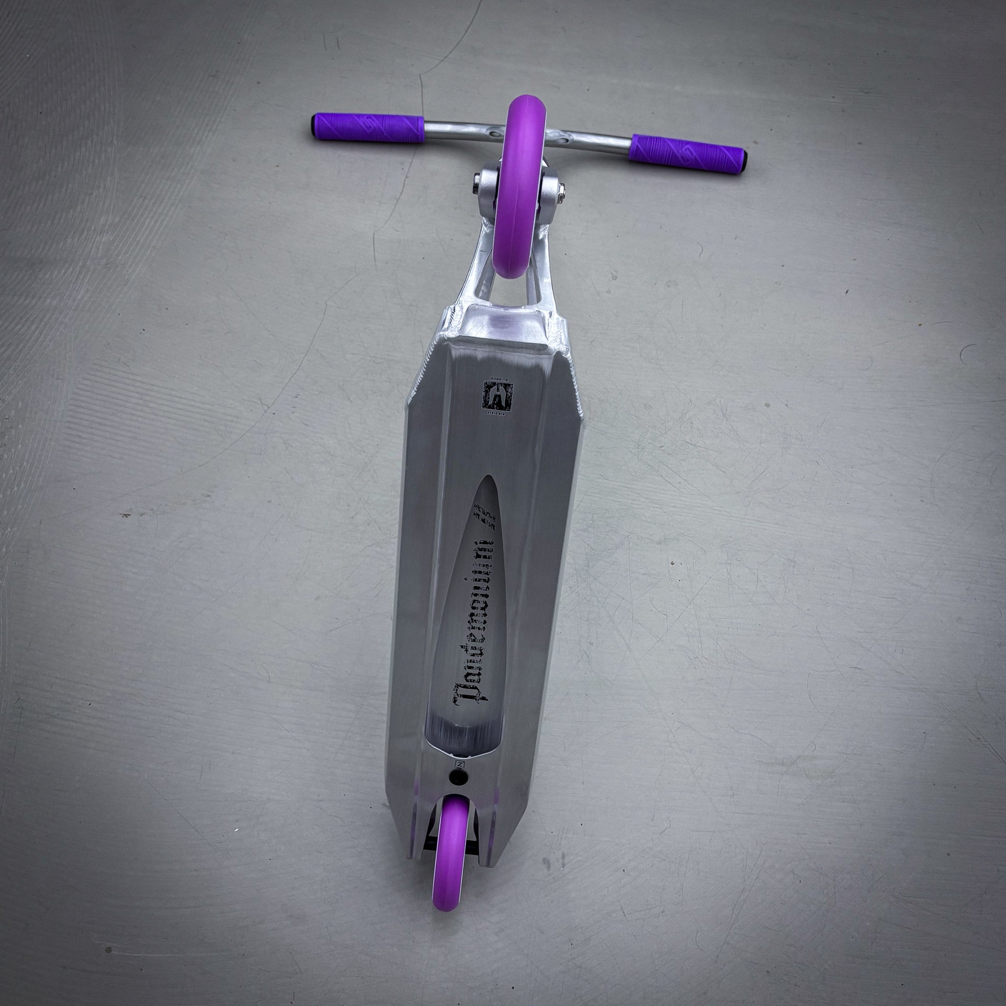 Striker Ethic Silver/Purple 500 Custom Build - Czarny/Fioletowy- ScootWorld
