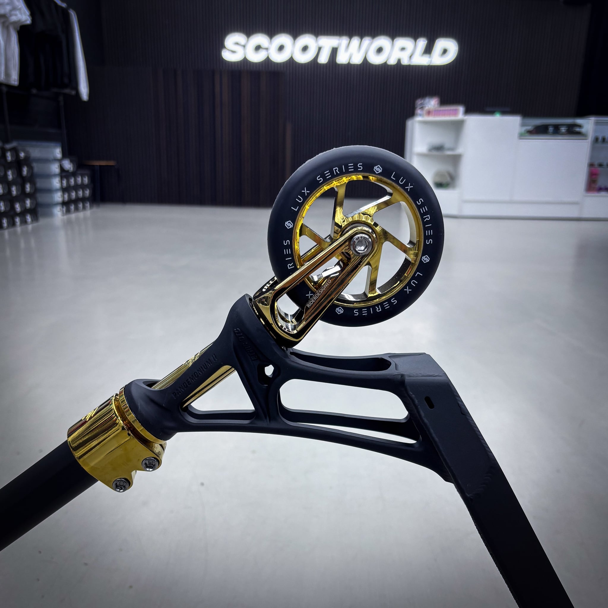 Ethic Black/Gold Custom Build - Czarny/złoty- ScootWorld