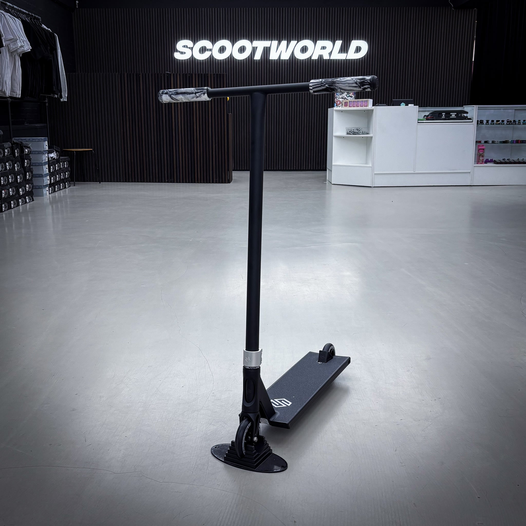 Striker Street Custom Hulajnoga - Czarny/Srebrny- ScootWorld