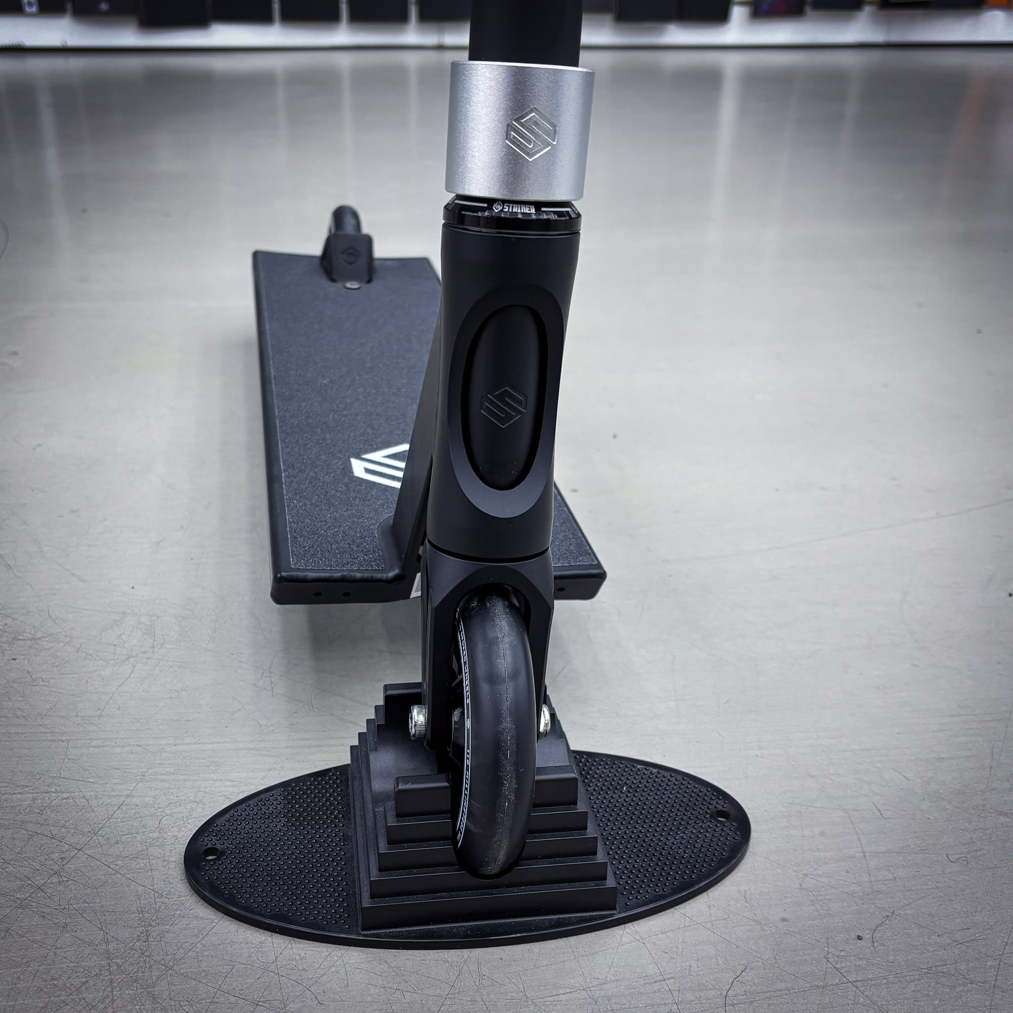 Striker Street Custom Hulajnoga - Czarny/Srebrny- ScootWorld