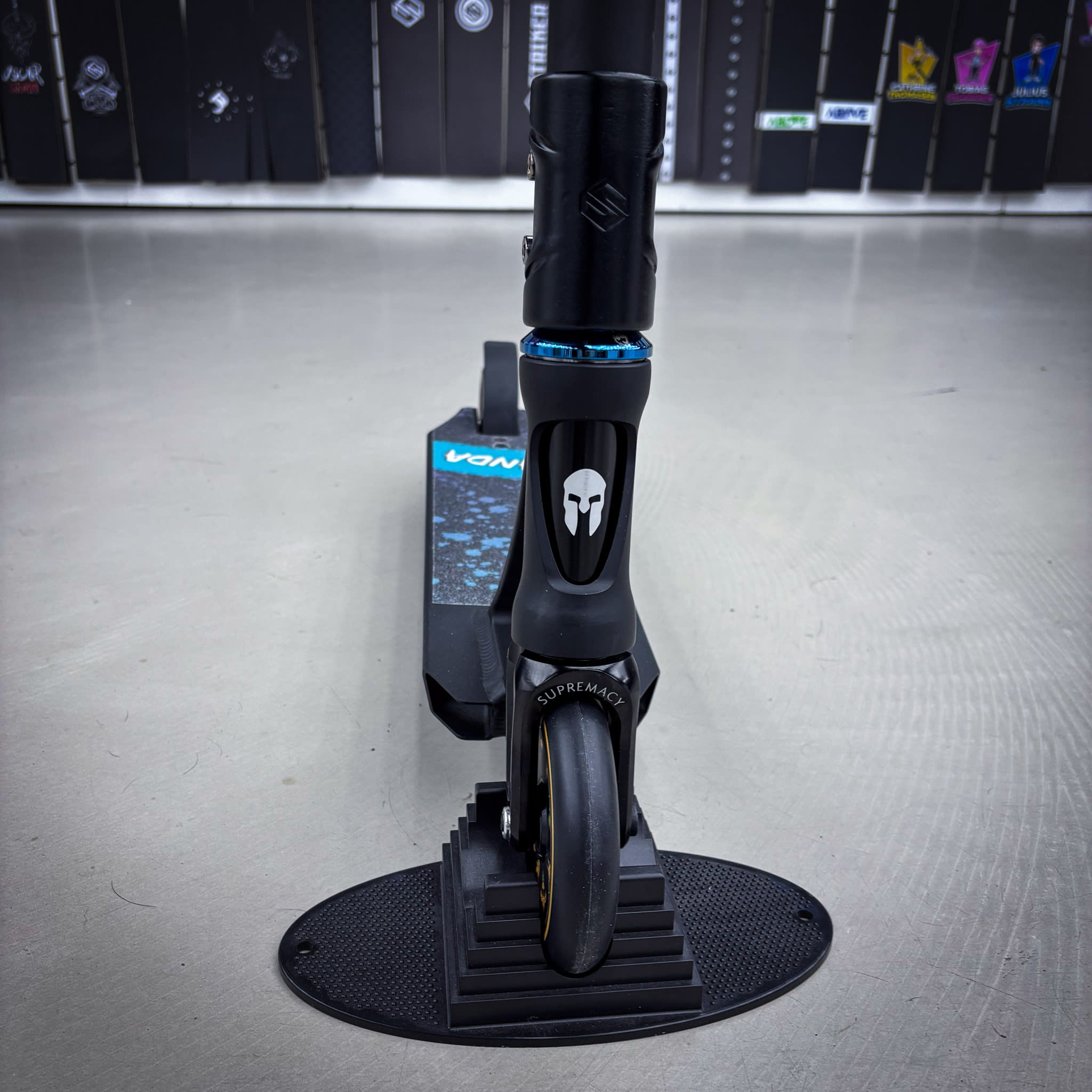 Striker Panda Custom Hulajnoga - Czarny/Niebieski- ScootWorld