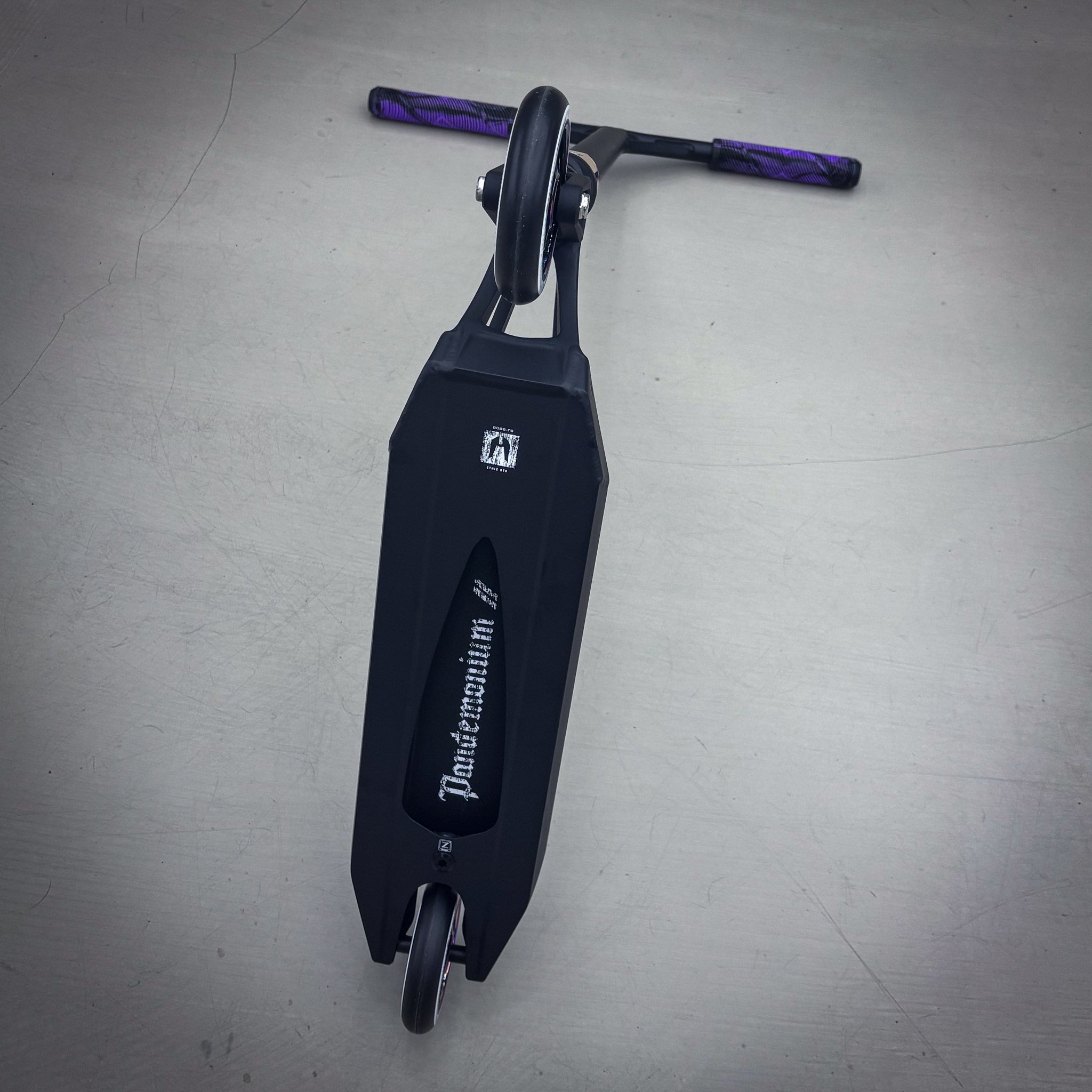 Striker Ethic Black/Rainbow Custom Hulajnoga - Czarny/Tęczowy- ScootWorld