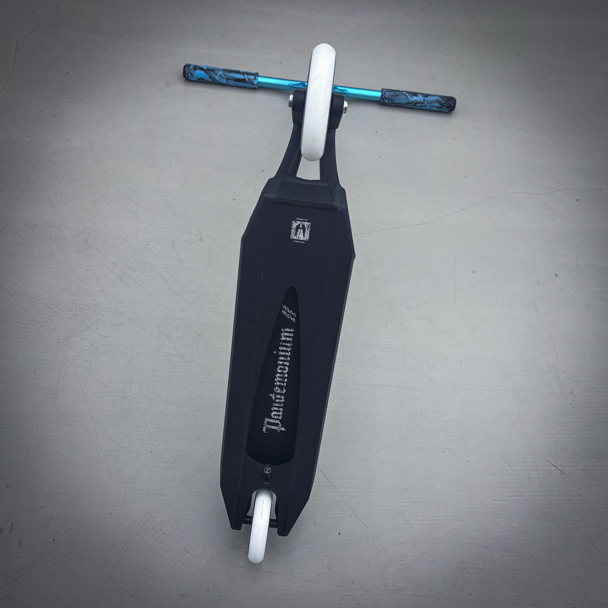 Striker Ethic Teal/Black Custom Hulajnoga - Turkusowy/czarny- ScootWorld