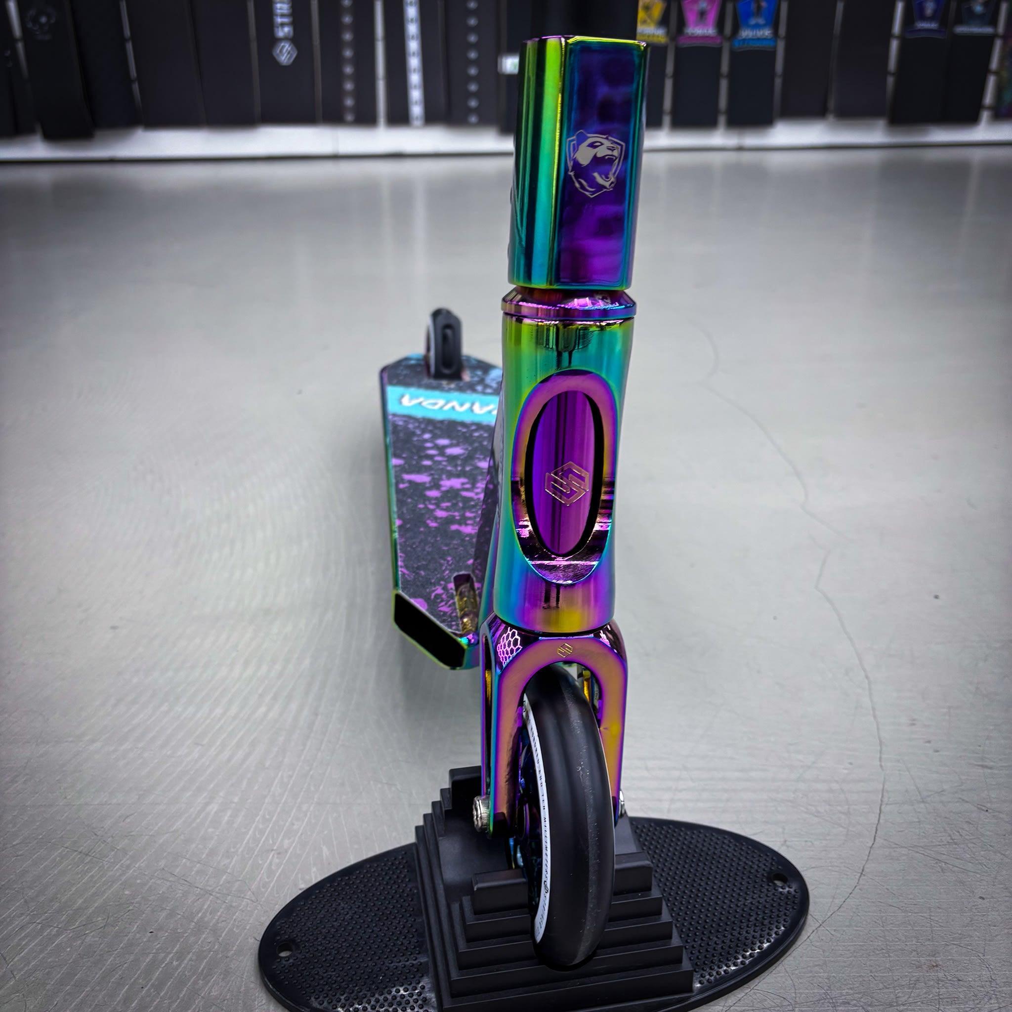 Striker Panda Rainbow Custom Hulajnoga - Tęczowy/Czarny- ScootWorld