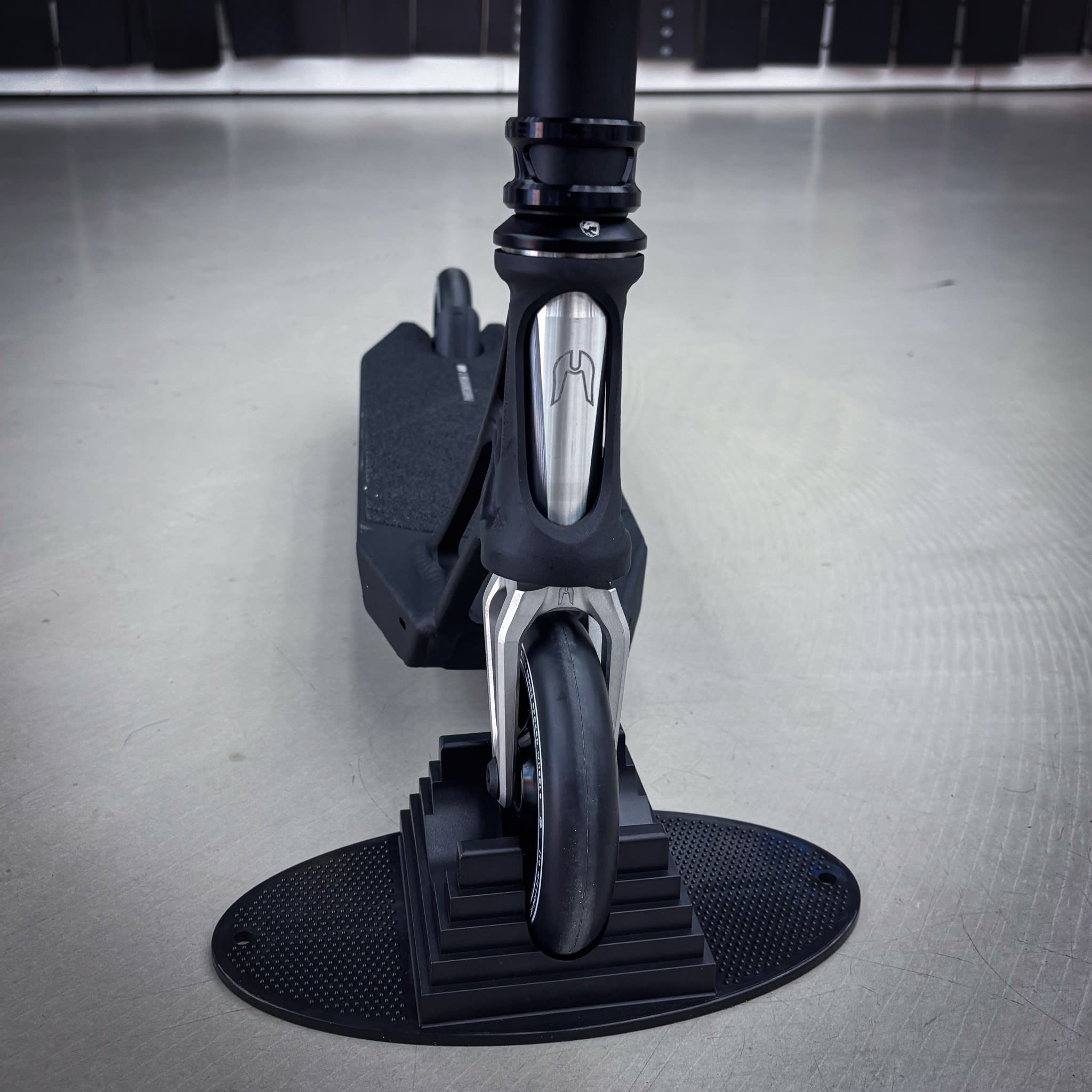 Striker Ethic Black Custom Hulajnoga - Czarny- ScootWorld