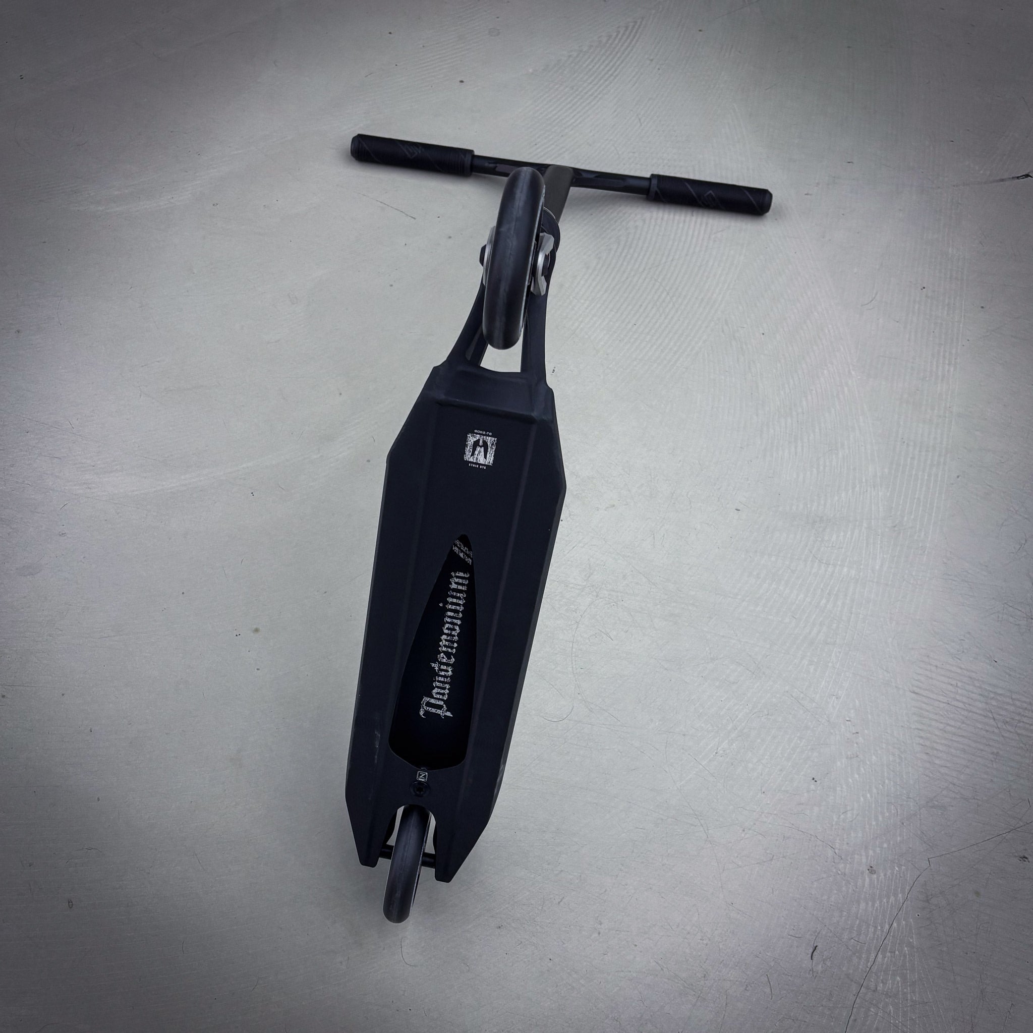 Striker Ethic Black Custom Hulajnoga - Czarny- ScootWorld