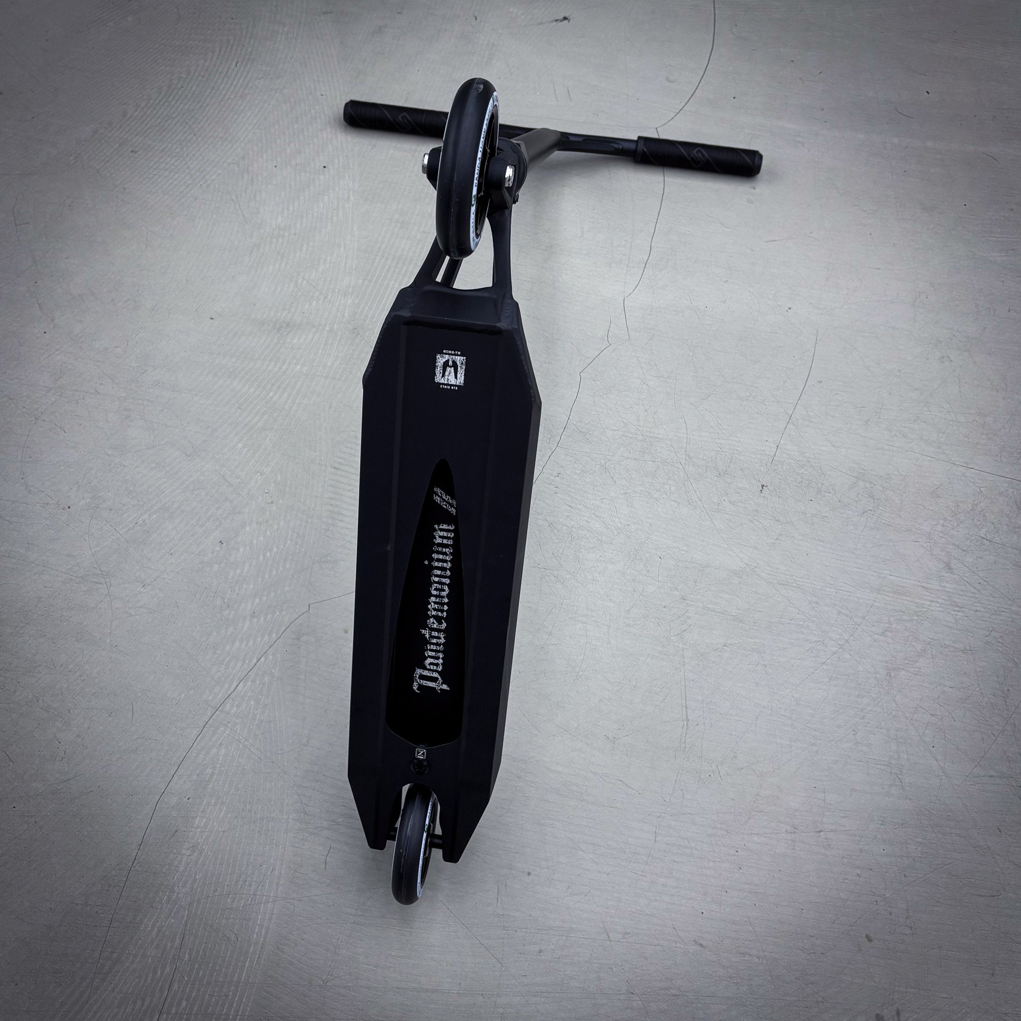 Striker Ethic Pande Black Custom Hulajnoga - Czarny- ScootWorld