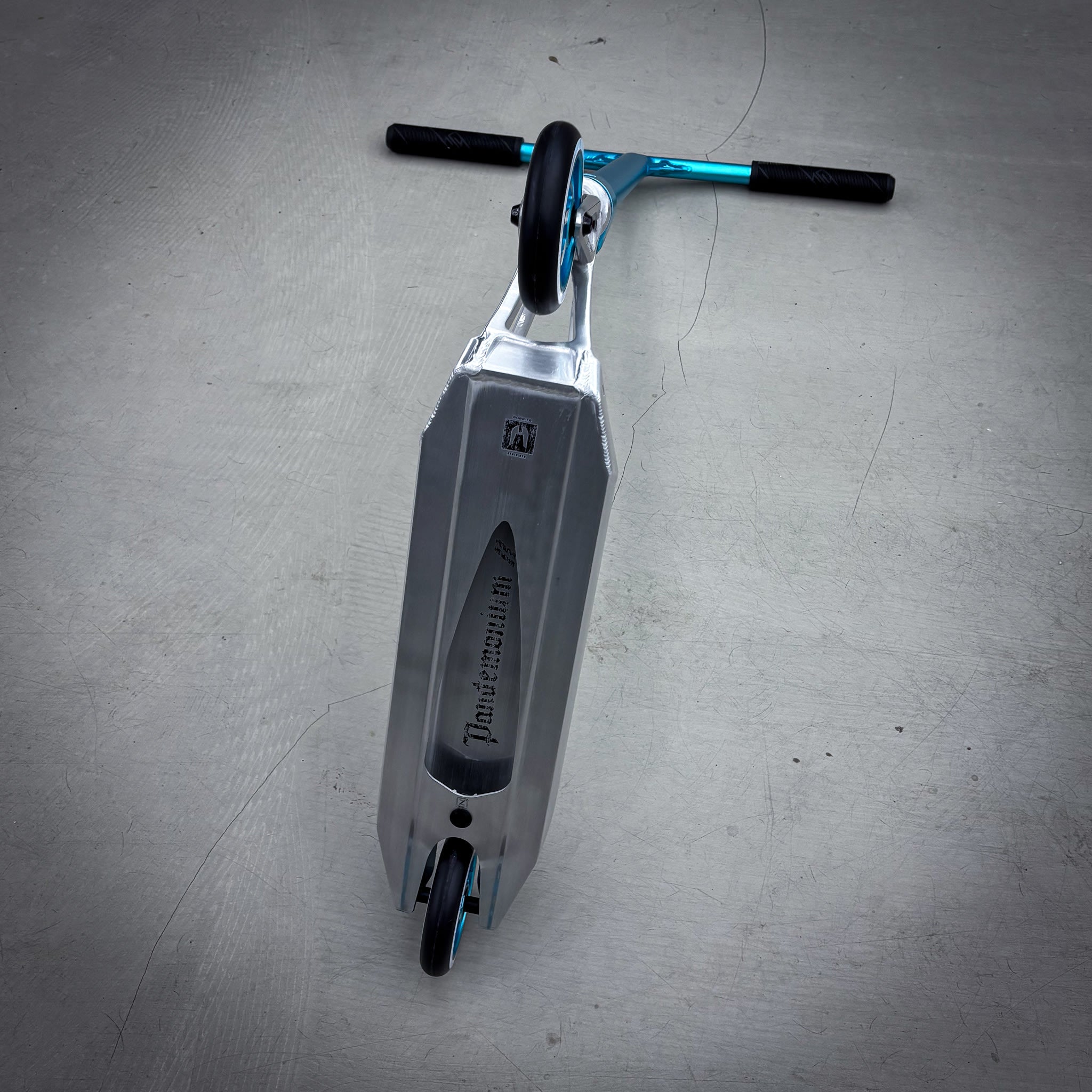 Striker Pande Raw/Teal Essence Custom Hulajnoga - Surowy/Turkusowy- ScootWorld