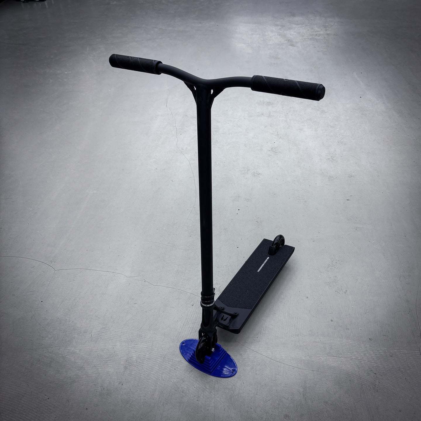 Striker Pande Boxed Black Custom Hulajnoga - Czarny- ScootWorld