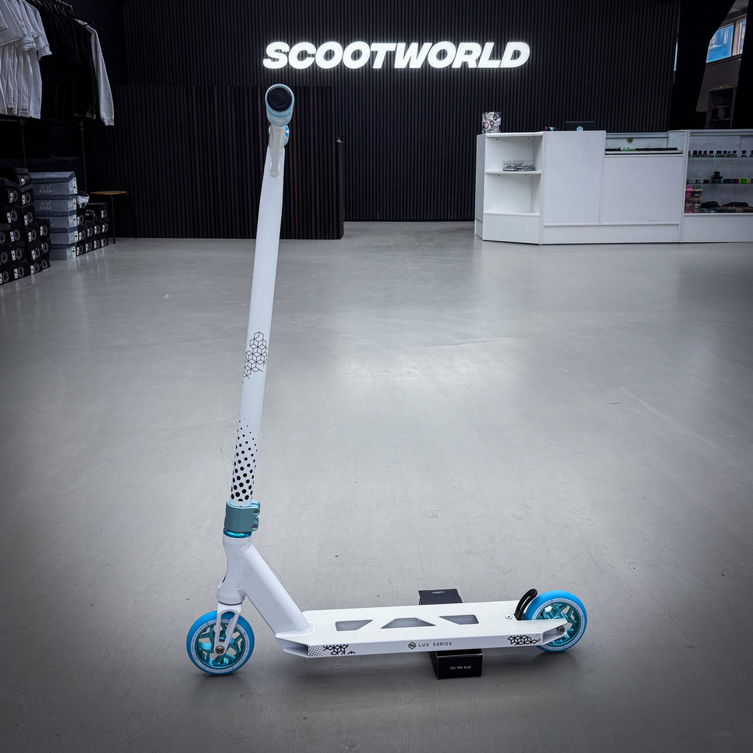 Striker Lux V2 White/Teal Custom Hulajnoga - Biały/turkusowy