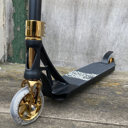 Striker Panda Deck Custom Build - Black/Gold- ScootWorld