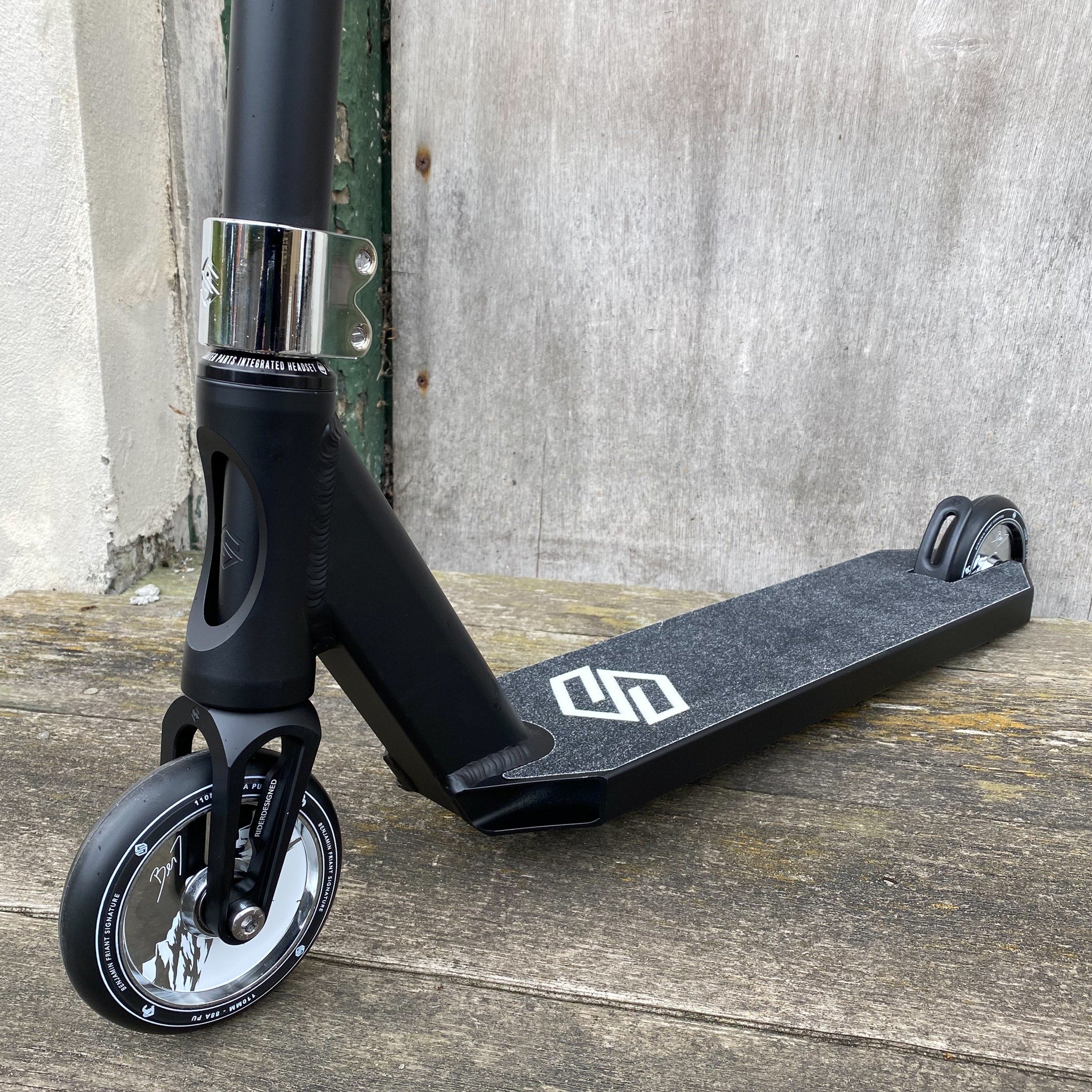 Striker BenJ Bar Custom Build - Black- ScootWorld