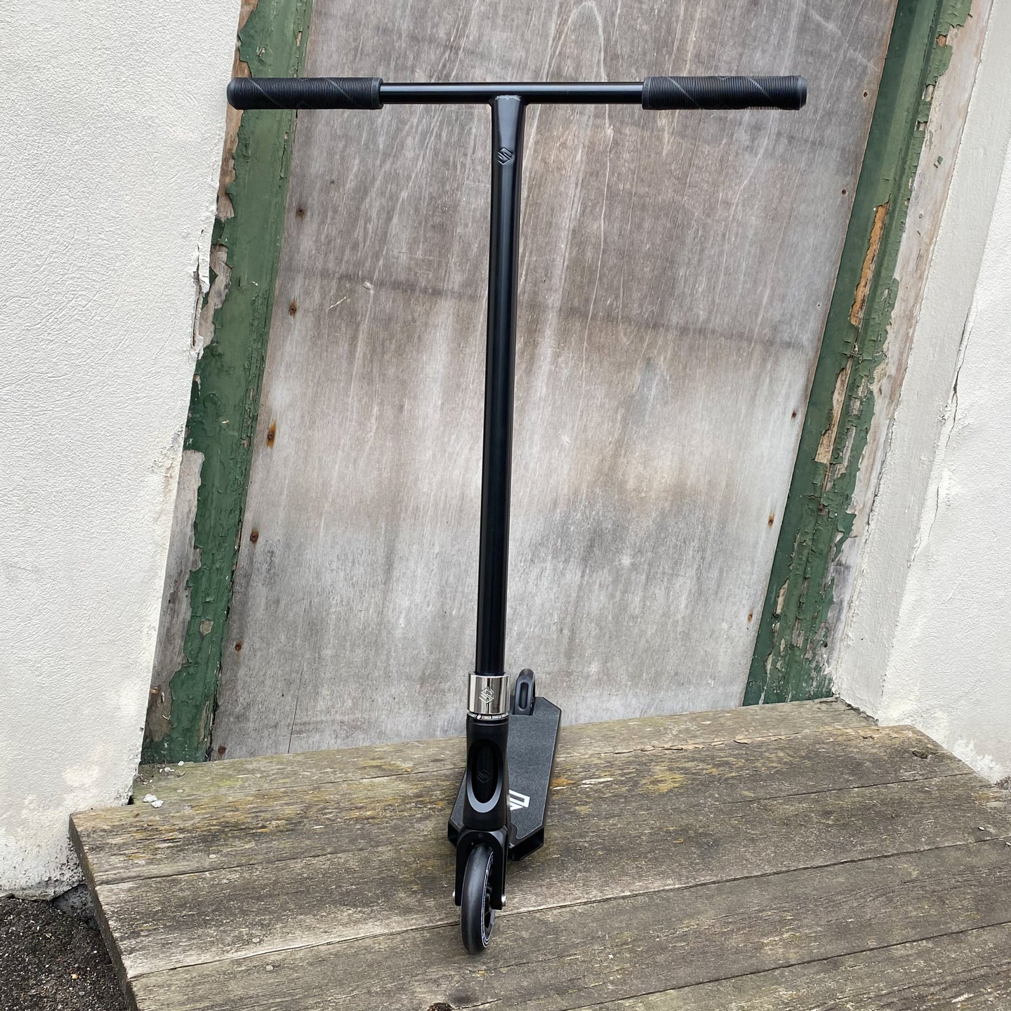 Striker T-Bar Black Custom Build - Black- ScootWorld