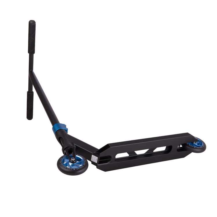 Striker Essential Hulajnoga Wyczynowa - Black/Blue