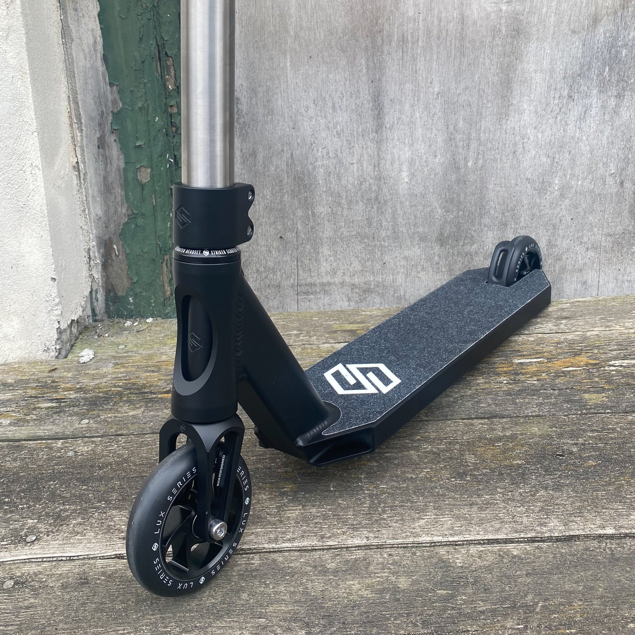 Striker Lux Titan Bar Custom Build - Black/Silver- ScootWorld