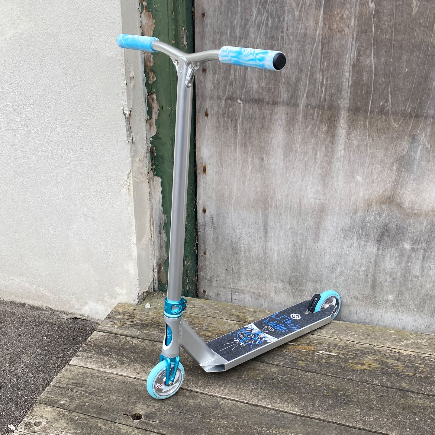 Striker Silver/Teal Custom Build - Silver/Teal- ScootWorld